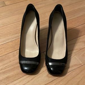 Calvin Klein black dress shoes / heels, size 7. Suede with patent tips